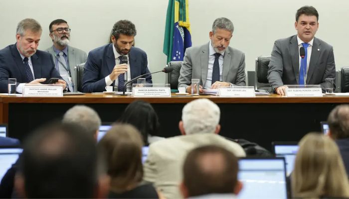 © Lula Marques/Agência Brasil Correção de toda a tabela do IR custaria mais de R$ 100 bi por ano